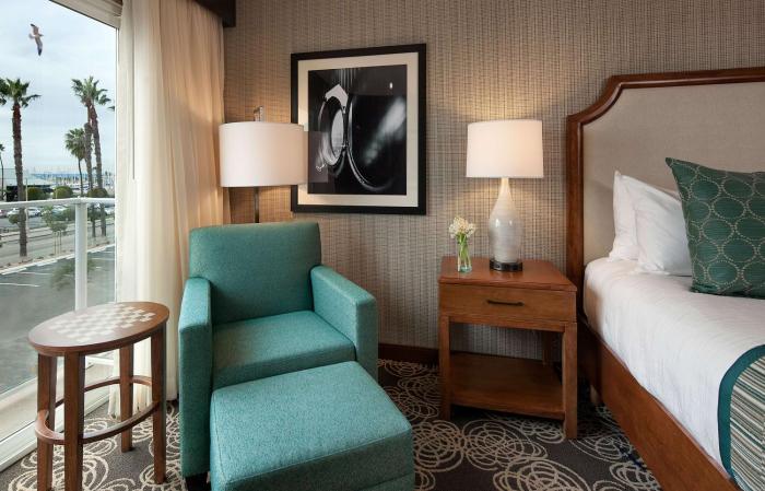redondo beach hotel tapestry collection by hilton