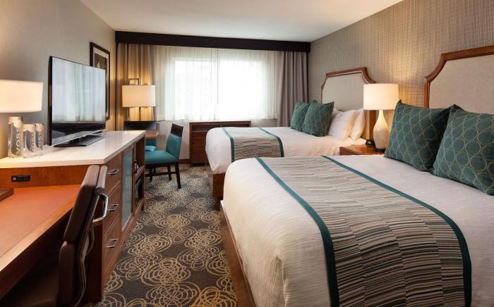 redondo beach hotel tapestry collection by hilton
