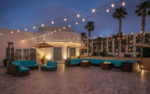 redondo beach hotel tapestry collection by hilton