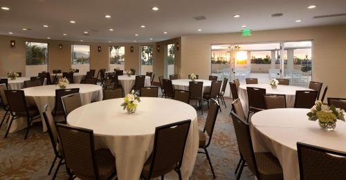 redondo beach hotel tapestry collection by hilton