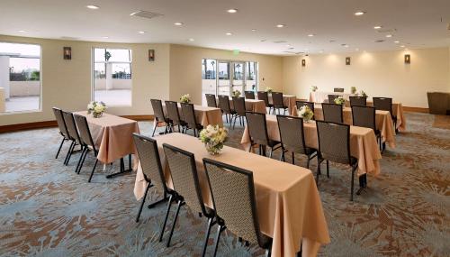 redondo beach hotel tapestry collection by hilton