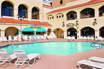 harrahs laughlin beach resort and casino