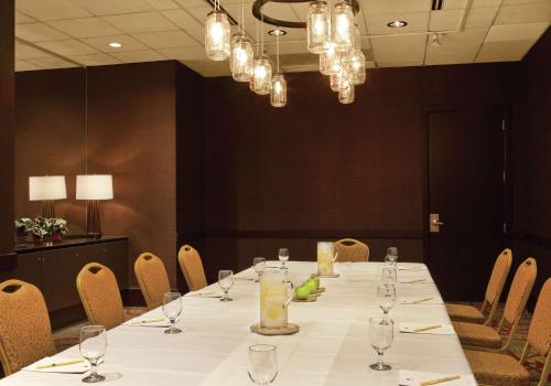 doubletree by hilton hotel nashville downtown