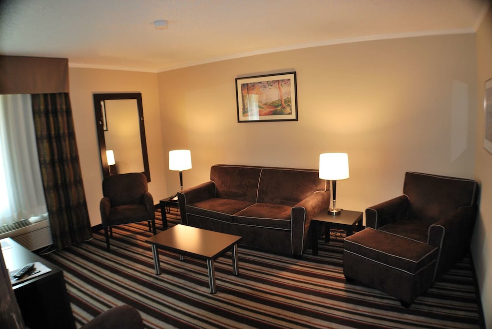 holiday inn express w i40 whitebridge road by ihg