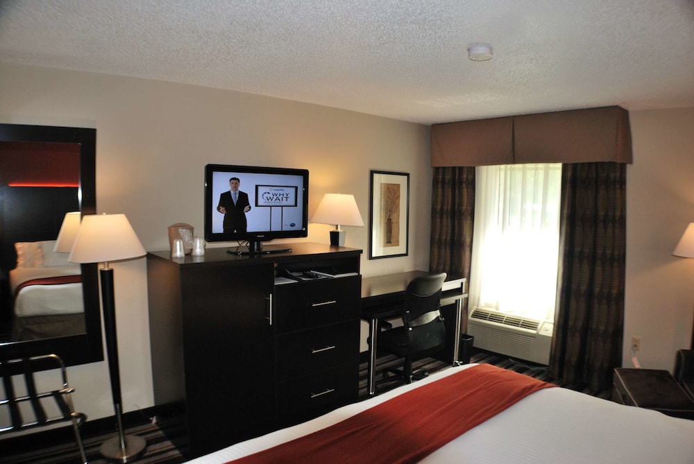 holiday inn express w i40 whitebridge road by ihg