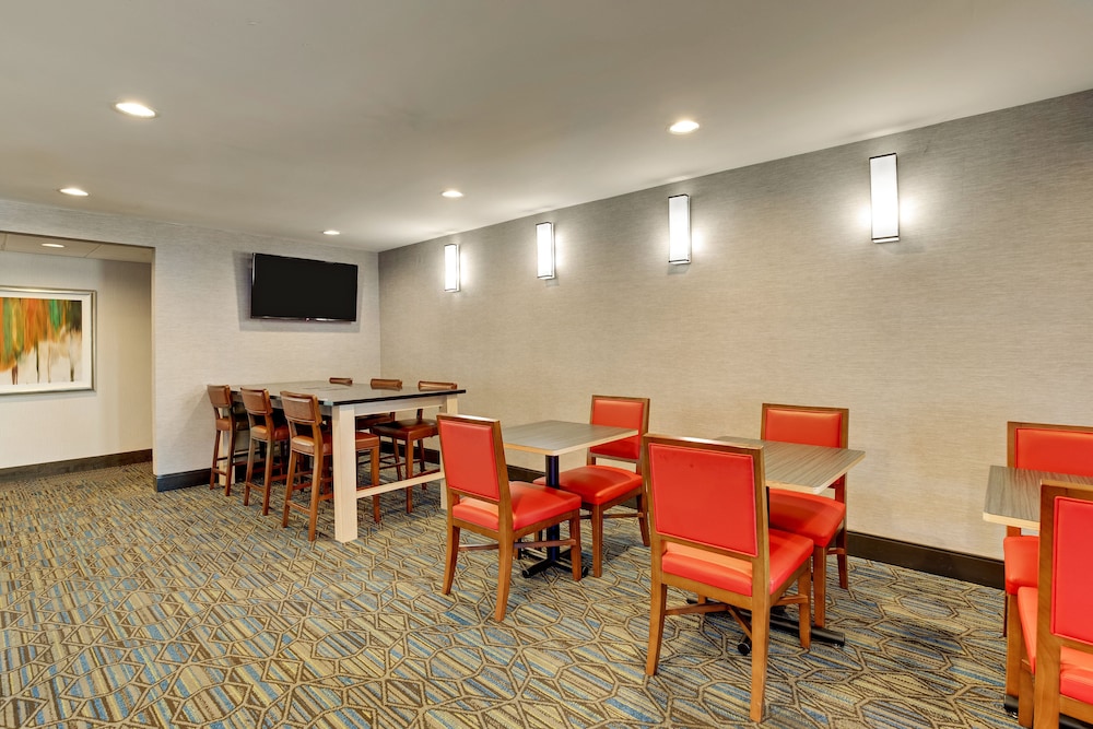 holiday inn express w i40 whitebridge road by ihg