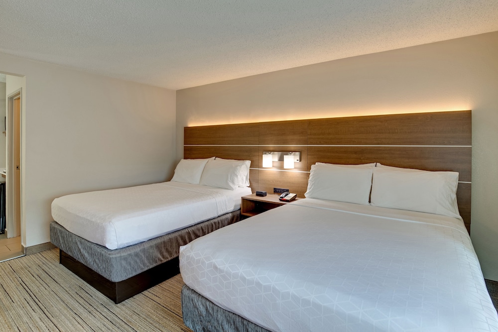 holiday inn express w i40 whitebridge road by ihg