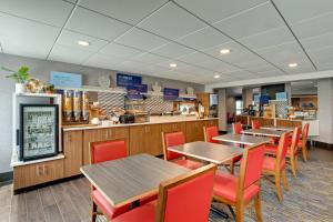 holiday inn express w i40 whitebridge road by ihg