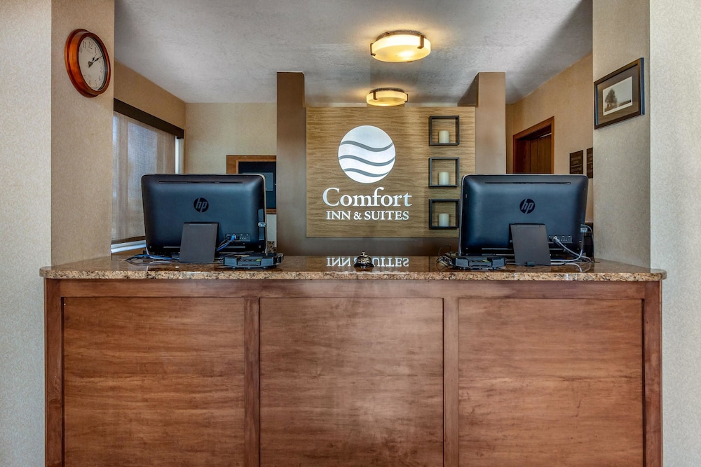 comfort inn and suites hays i 70