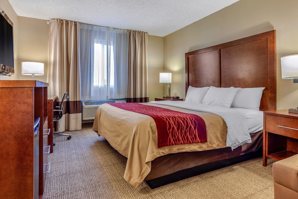 comfort inn and suites hays i 70