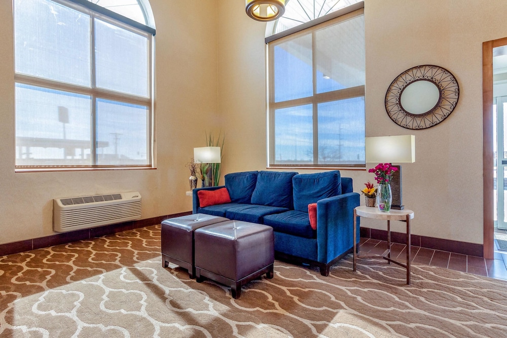 comfort inn and suites hays i 70