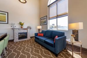 comfort inn and suites hays i 70