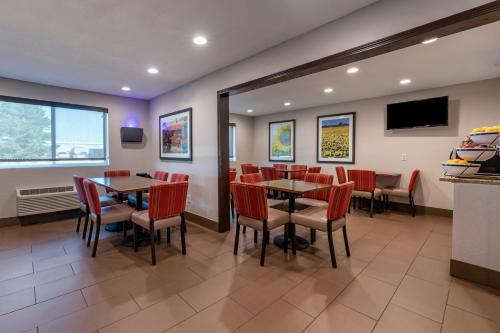 comfort inn and suites hays i 70