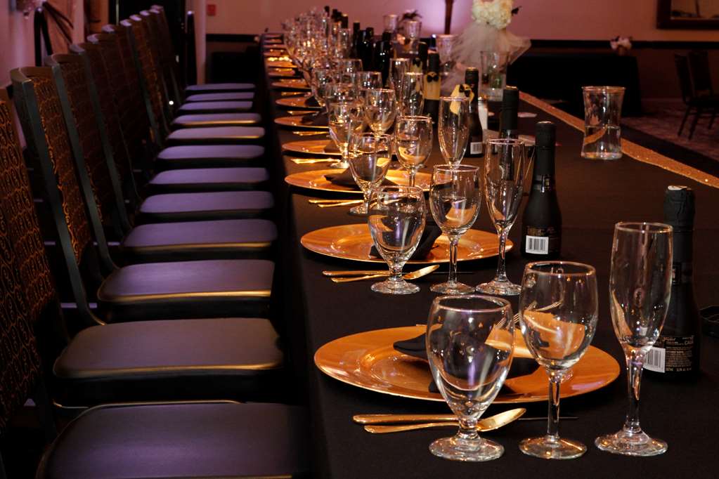 radisson hotel and conference center rockford