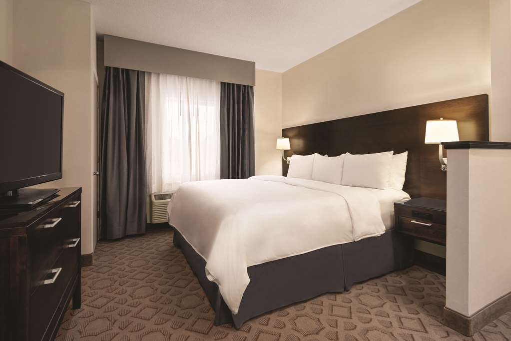 radisson hotel and conference center rockford