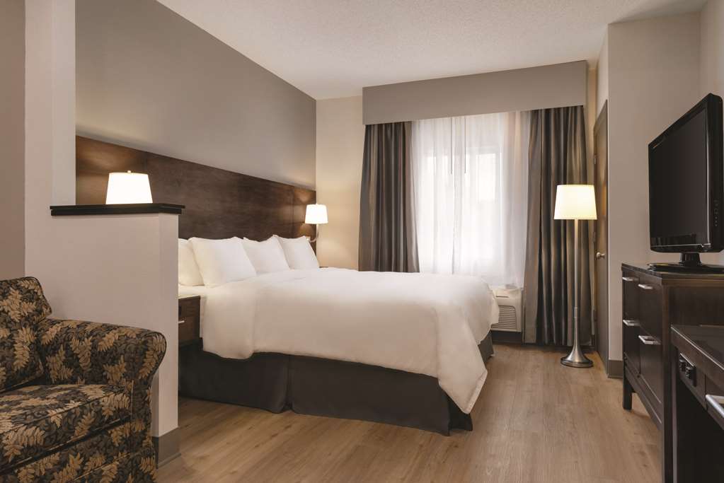 radisson hotel and conference center rockford