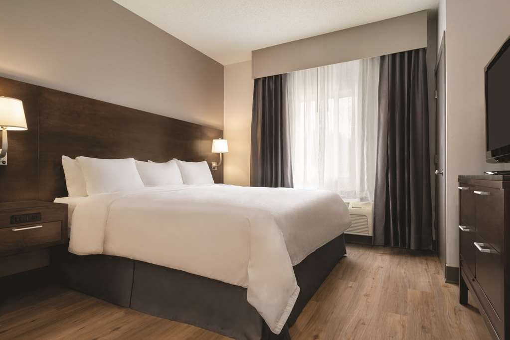 radisson hotel and conference center rockford