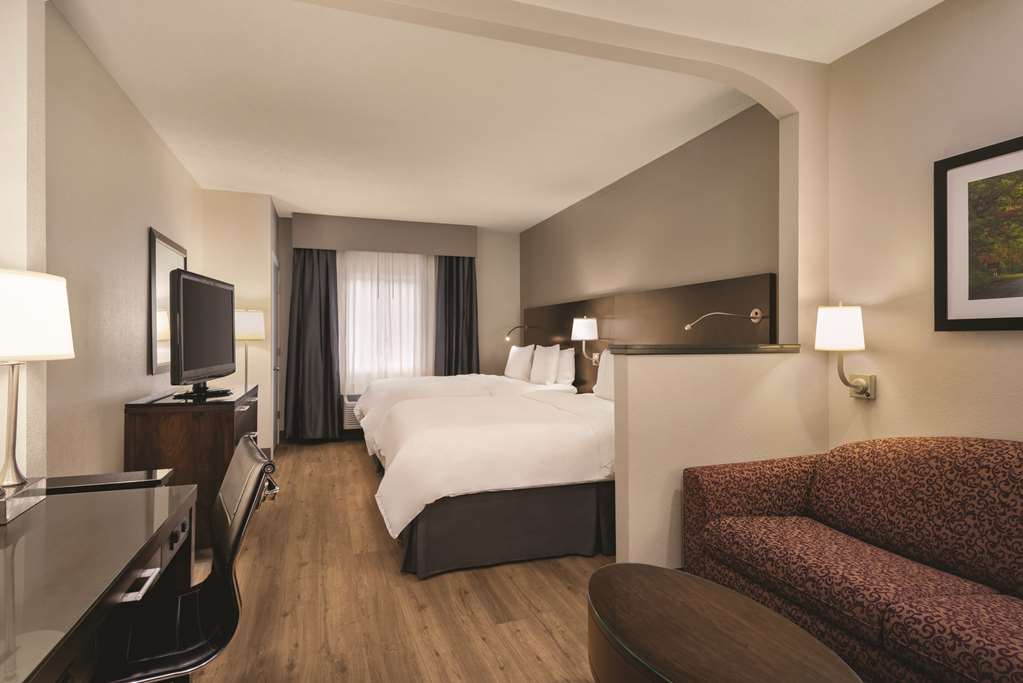 radisson hotel and conference center rockford