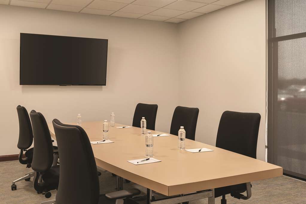 radisson hotel and conference center rockford