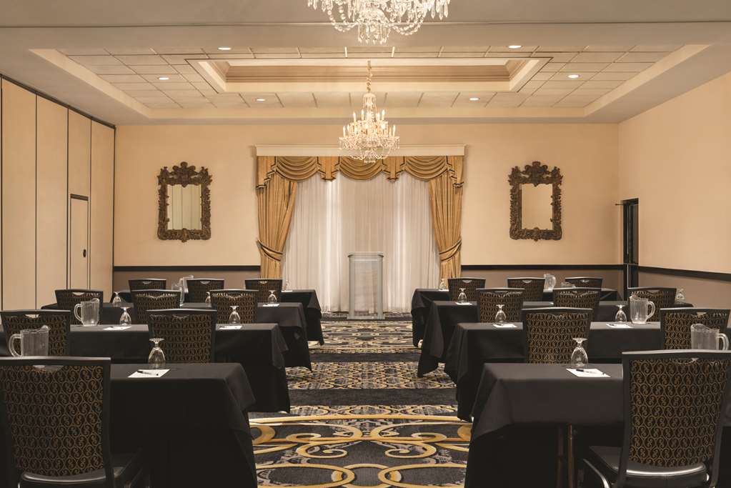 radisson hotel and conference center rockford
