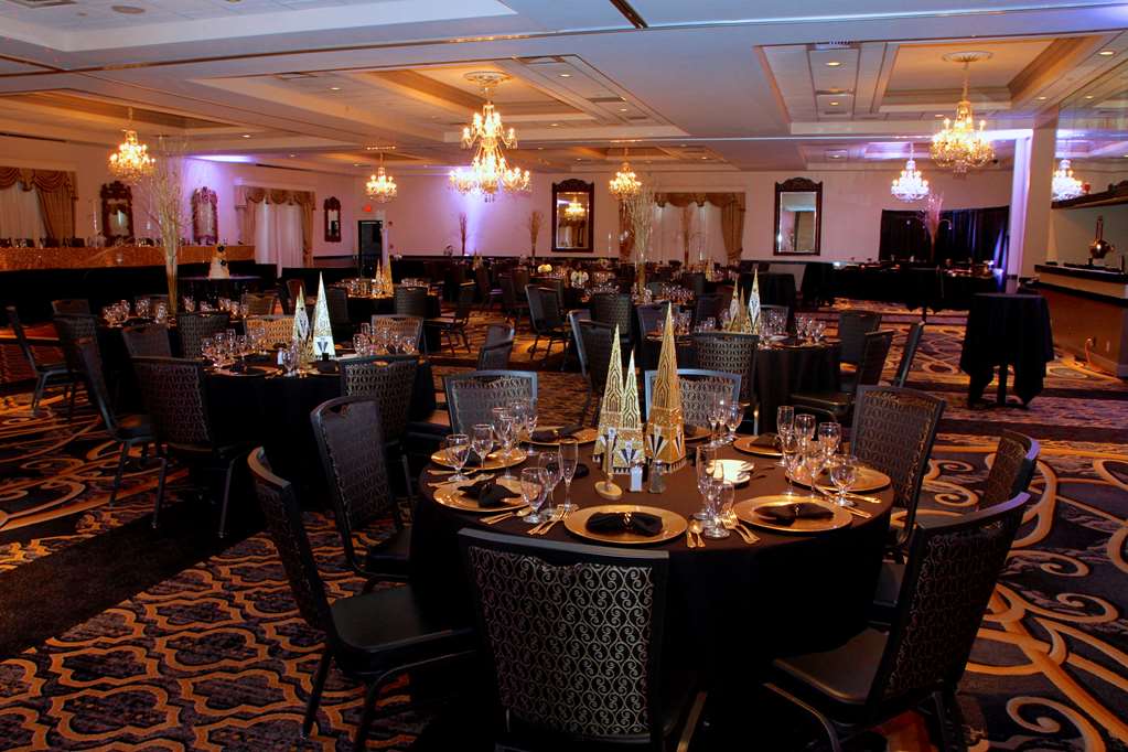 radisson hotel and conference center rockford