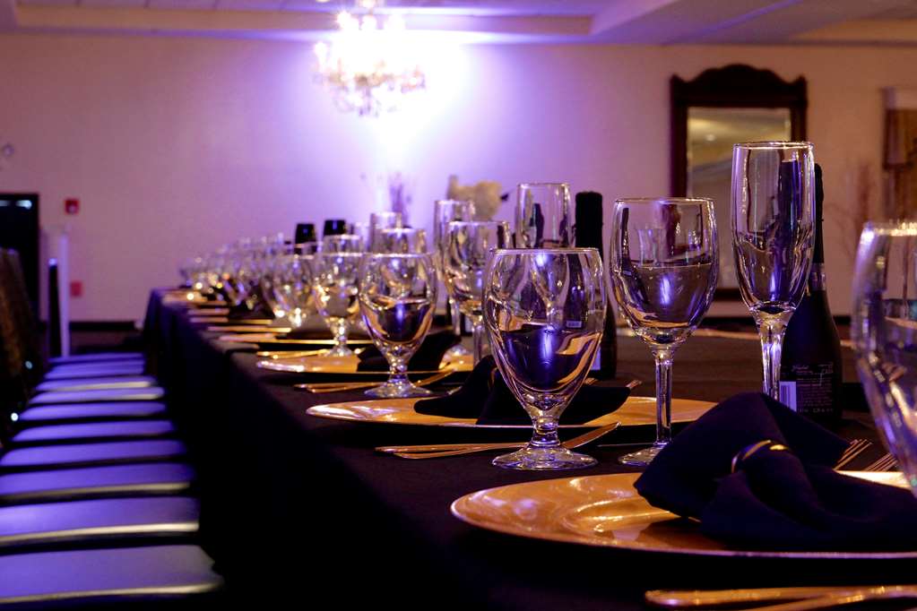 radisson hotel and conference center rockford