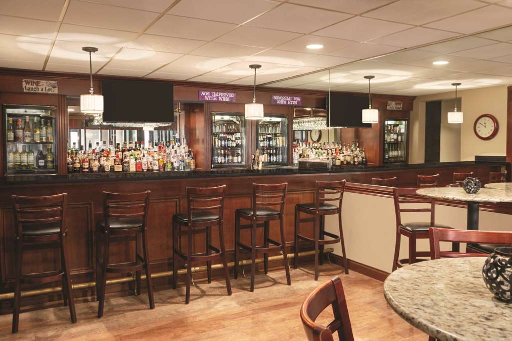 radisson hotel and conference center rockford