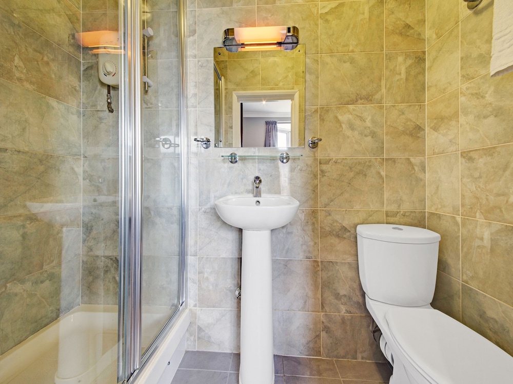 oyo bostons manor hotel hanwell london