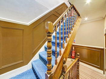 oyo bostons manor hotel hanwell london