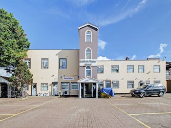 oyo bostons manor hotel hanwell london