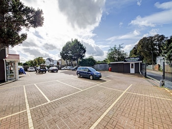 oyo bostons manor hotel hanwell london