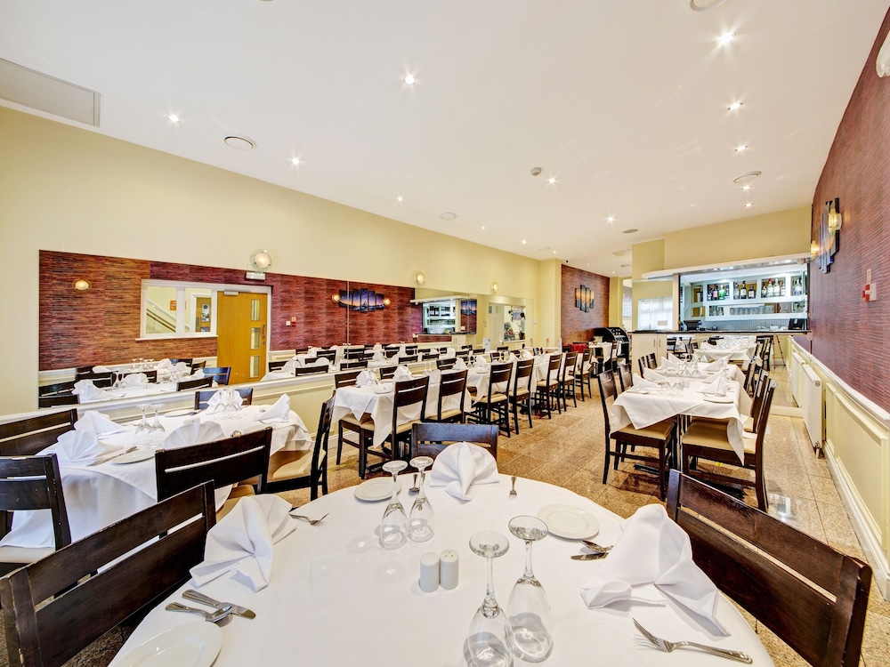 oyo bostons manor hotel hanwell london