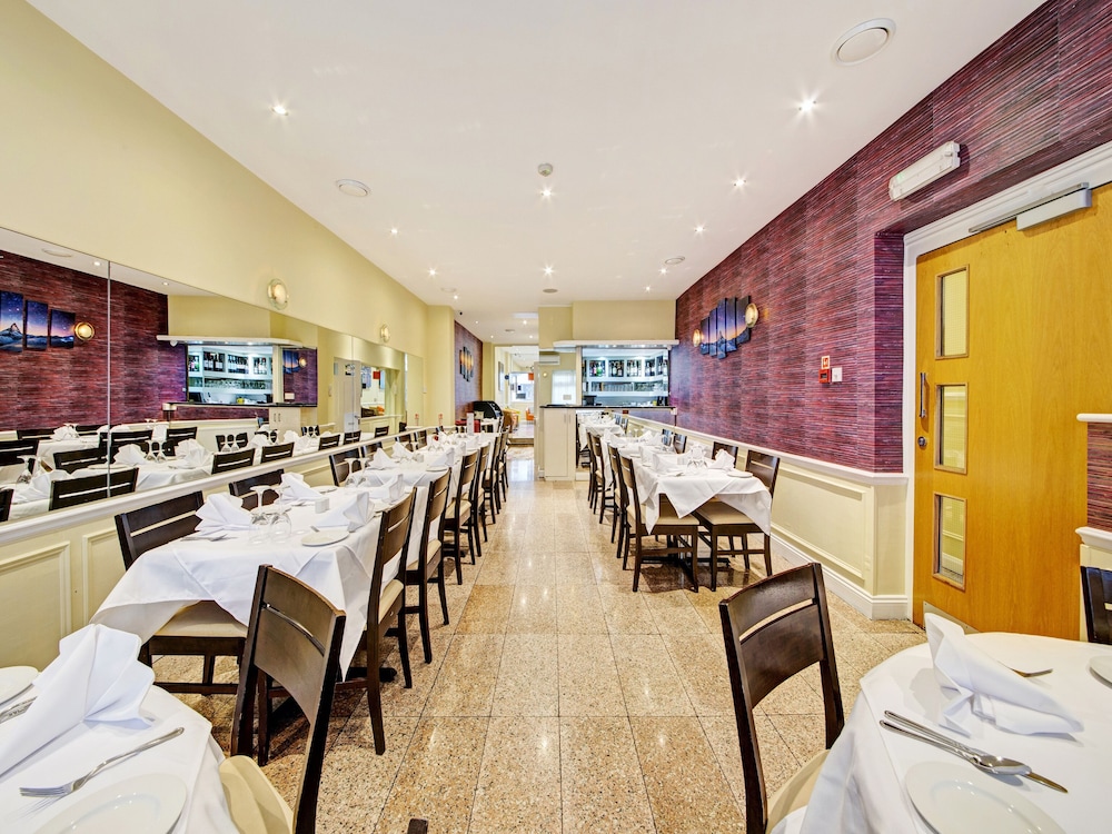 oyo bostons manor hotel hanwell london