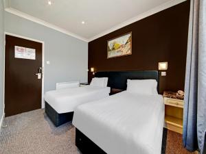 Oyo Bostons Manor Hotel, Hanwell London,Greater London>>Ealing,3 star