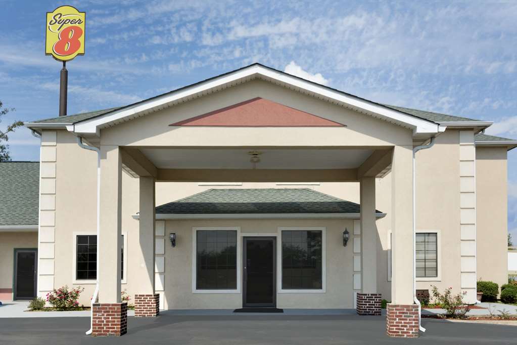 super 8 by wyndham chatsworth dalton