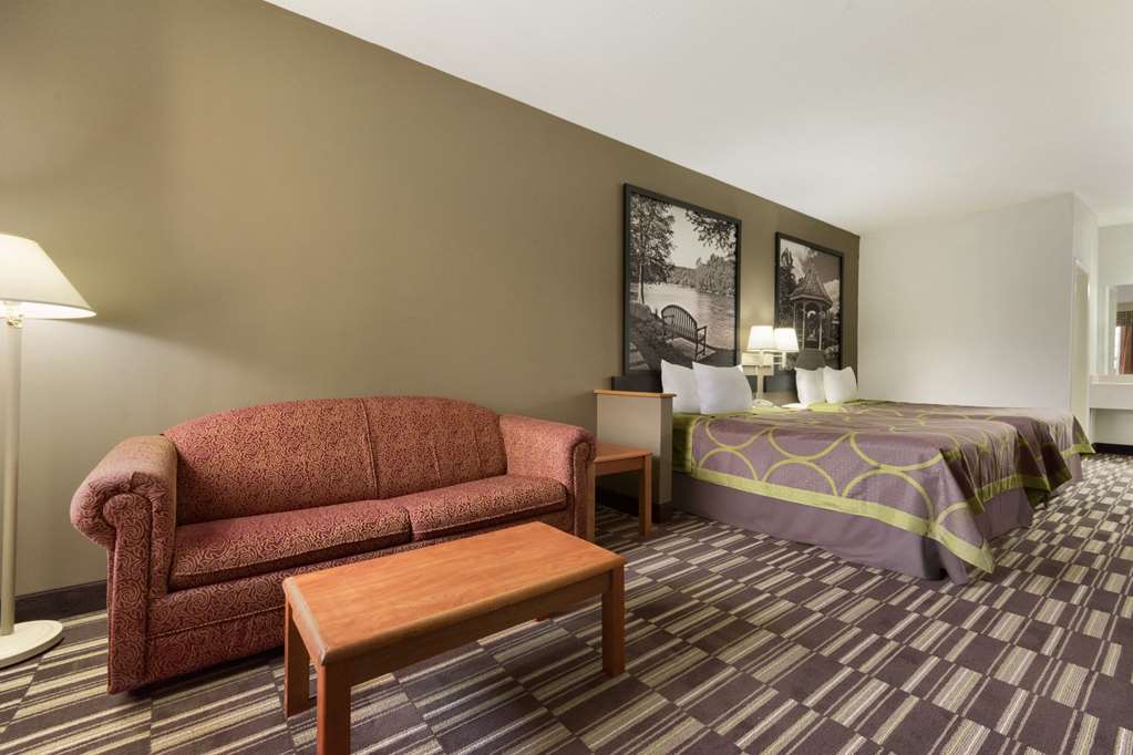 super 8 by wyndham chatsworth dalton