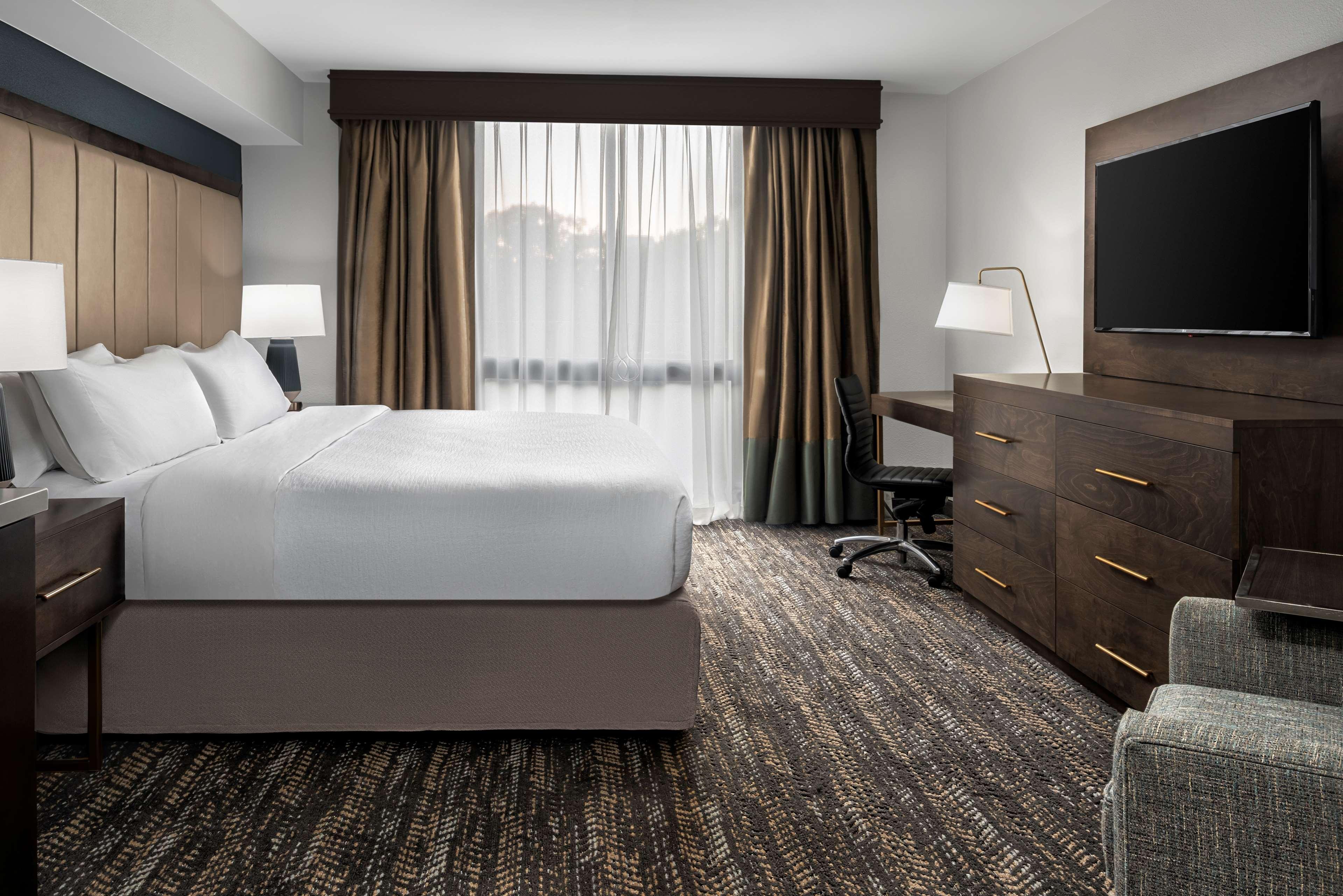 embassy suites by hilton nashville airport