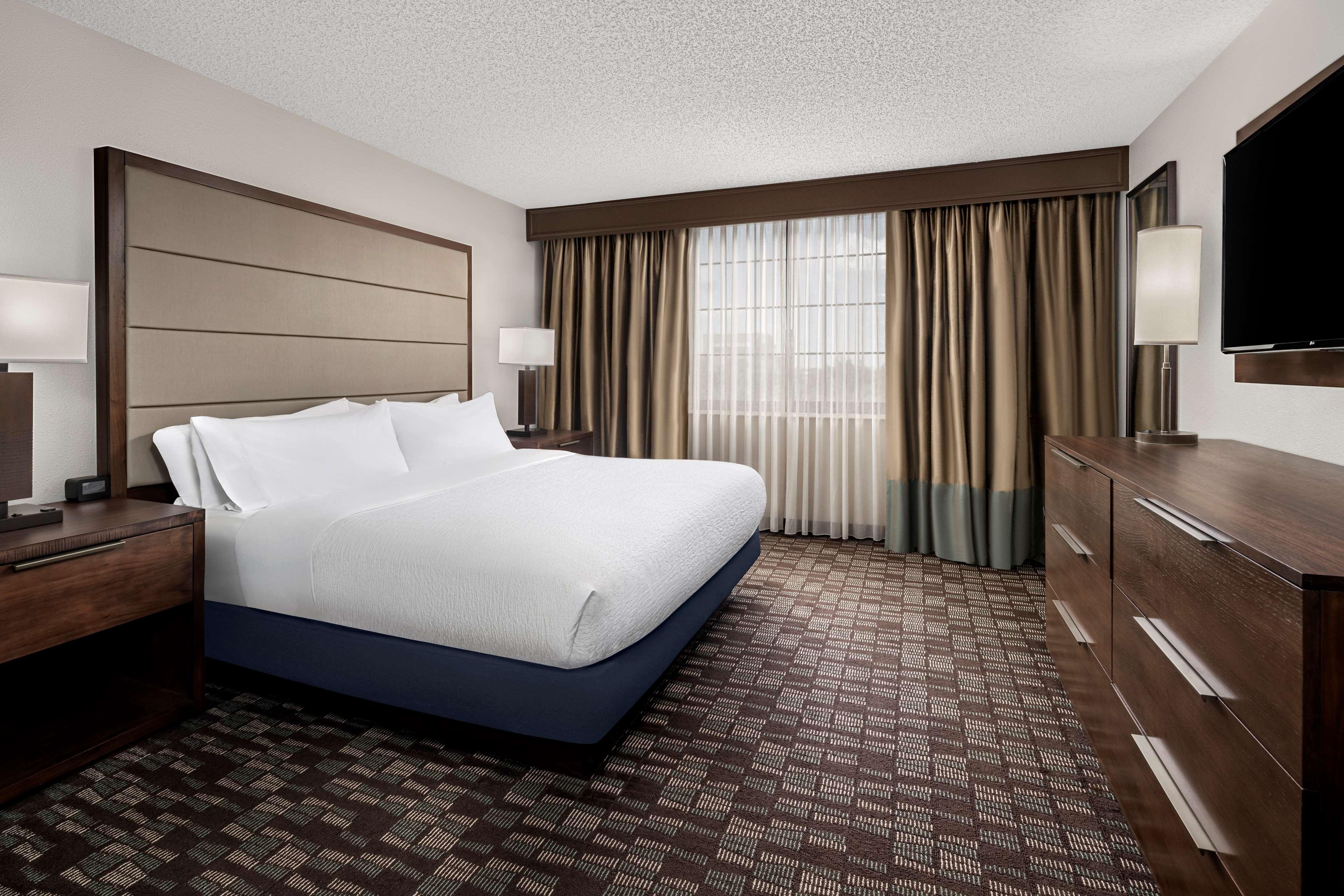 embassy suites by hilton nashville airport