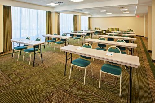 la quinta inn and suites by wyndham nashville airport opryland