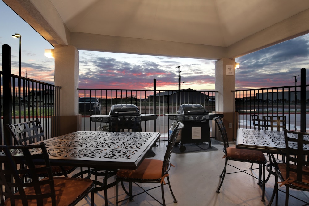 candlewood suites odessa by ihg