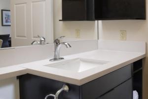 candlewood suites odessa by ihg