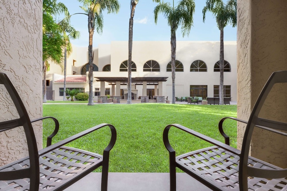 embassy suites by hilton phoenix tempe