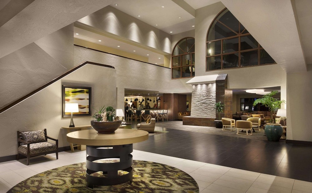 embassy suites by hilton phoenix tempe