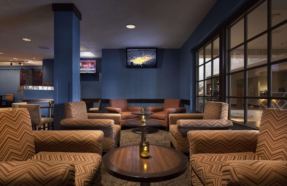 embassy suites by hilton phoenix tempe