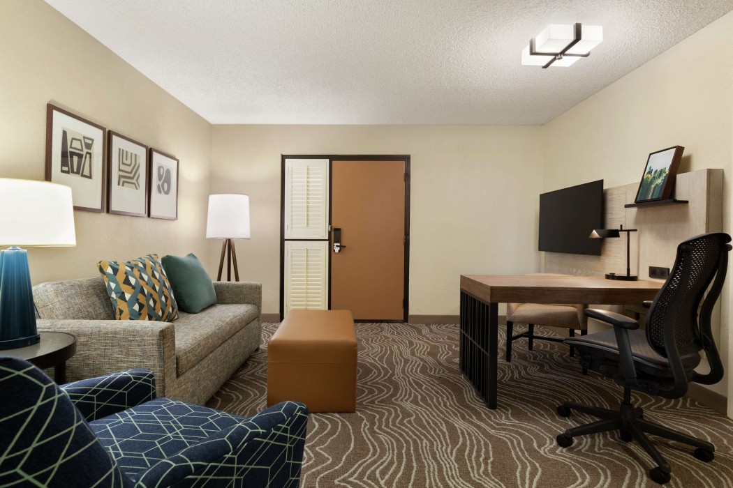 embassy suites by hilton phoenix tempe