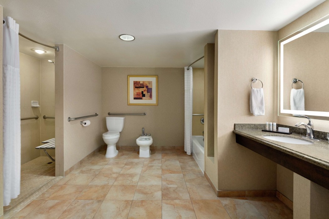 embassy suites by hilton phoenix tempe
