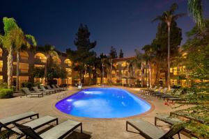 embassy suites by hilton phoenix tempe