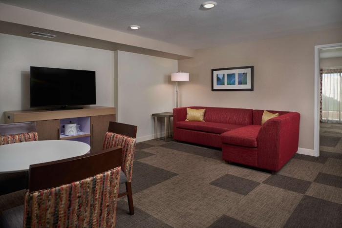 hampton inn and suites phoenix scottsdale on shea boulevard