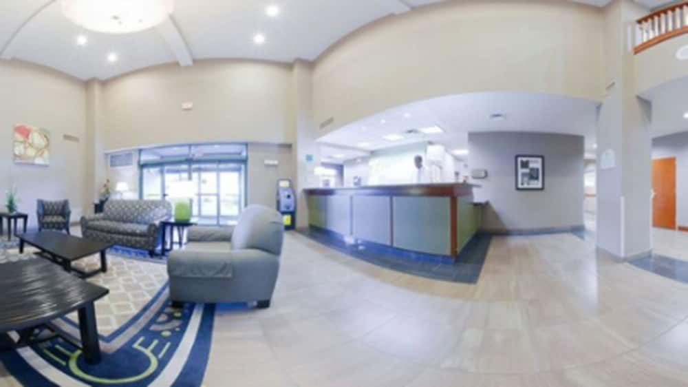 holiday inn and suites goodyear west phoenix area