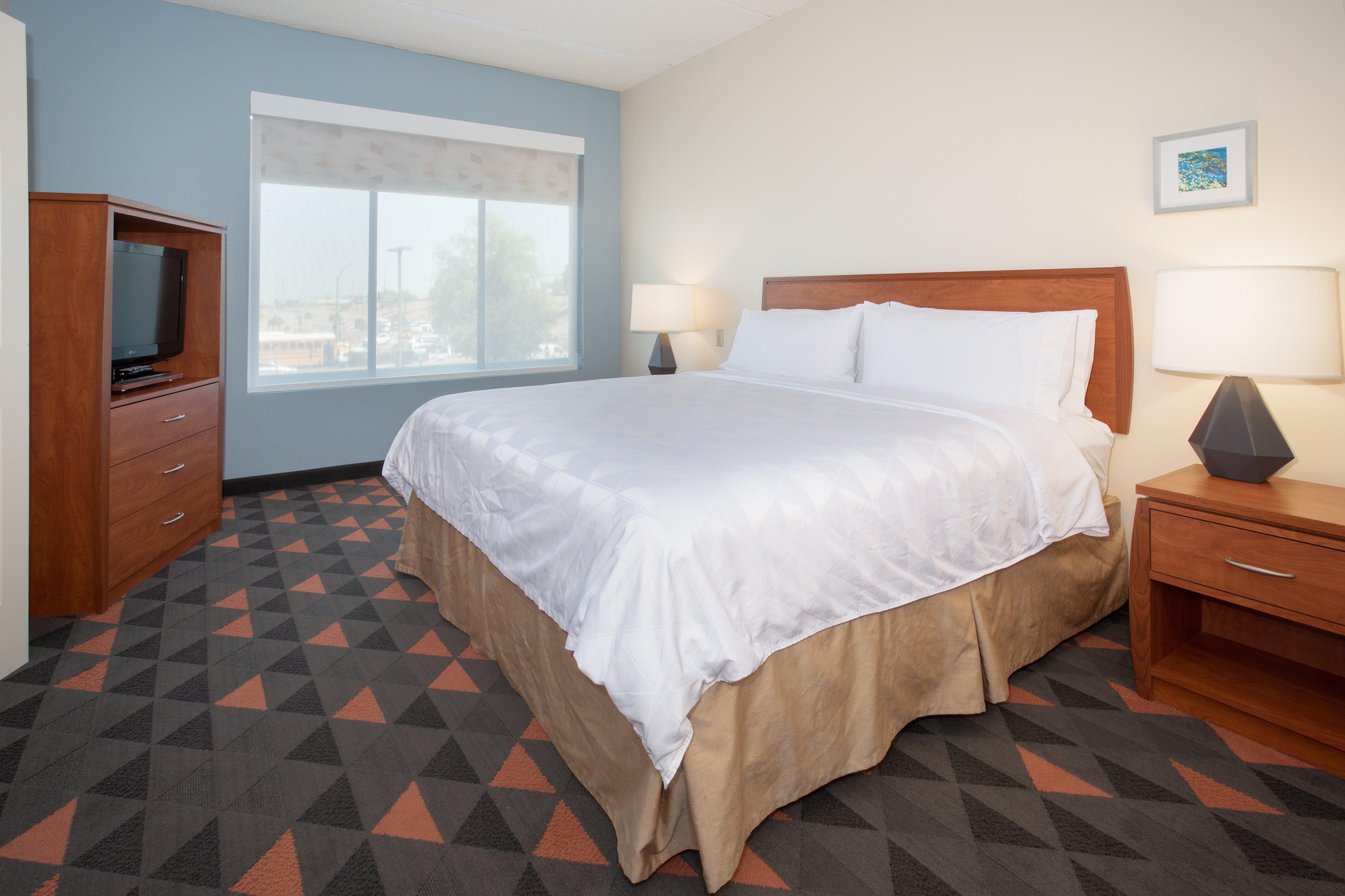 holiday inn and suites goodyear west phoenix area